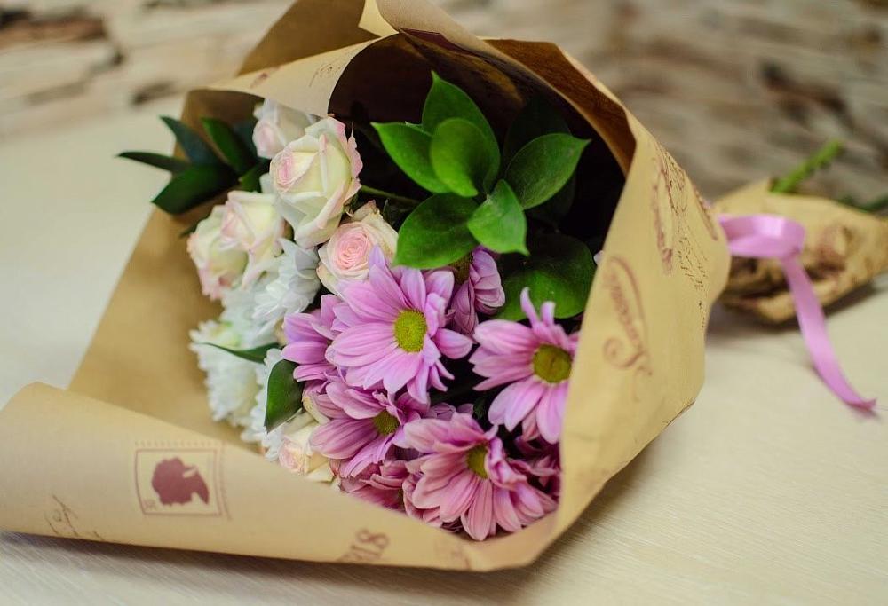 Букет цветов из: Розы и Хризантемы в Завьялово Алтайского края