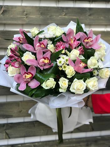 Букет цветов из: Розы и Хризантемы в Завьялово Алтайского края