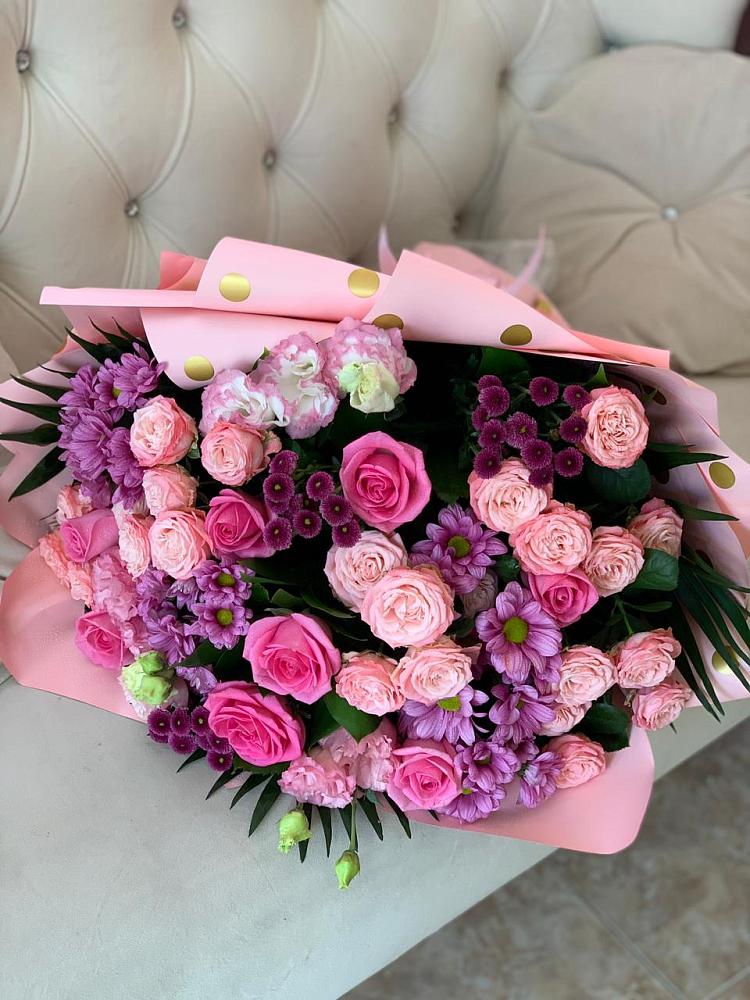 Букет цветов из: Хризантемы, Розы и Лизиантусы в Завьялово Алтайского края