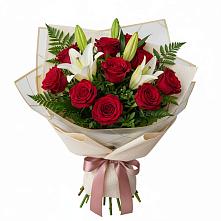 Букет цветов из:  Лилии и Розы в Завьялово Алтайского края