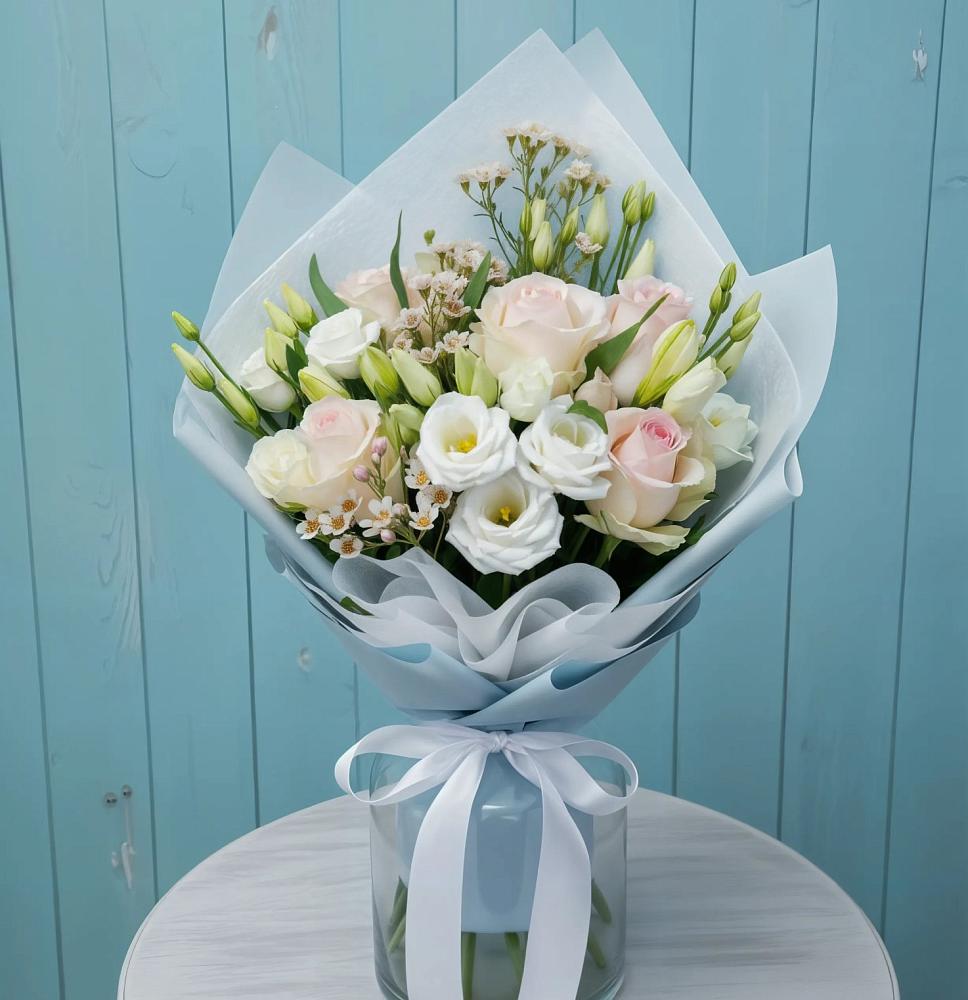 Букет цветов из: Розы и Лизиантусы в Завьялово Алтайского края