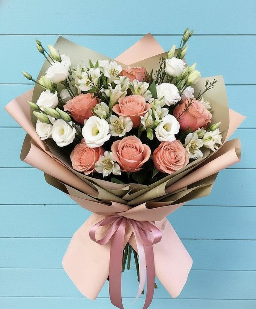 Букет цветов из: Розы, Альстромерии и Лизиантусы в Завьялово Алтайского края