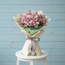 Букет цветов из:  Орхидеи и Розы в Завьялово Алтайского края