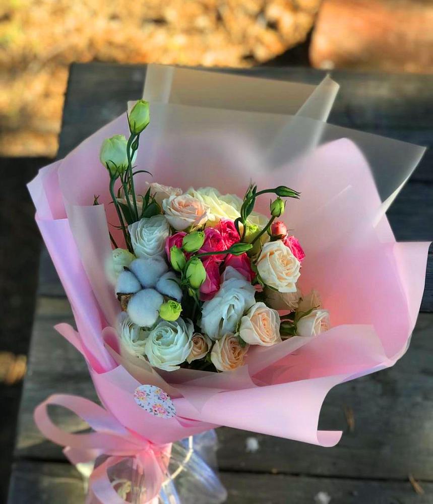 Букет цветов из: Розы и Лизиантусы в Завьялово Алтайского края