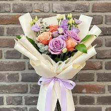 Букет цветов из:  Лизиантусы и Розы в Завьялово Алтайского края