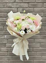 Букет цветов из:  Гвоздики, Розы, Лизиантусы и Хризантемы в Завьялово Алтайского края