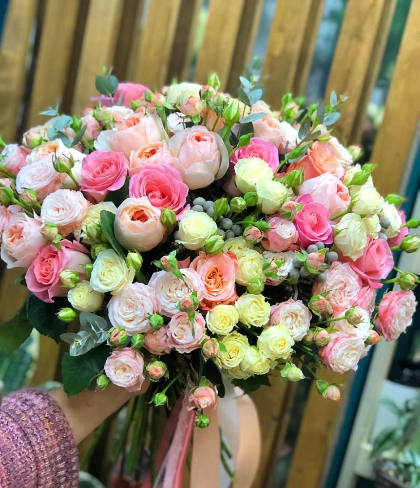 Букет цветов из: Розы в Завьялово Алтайского края