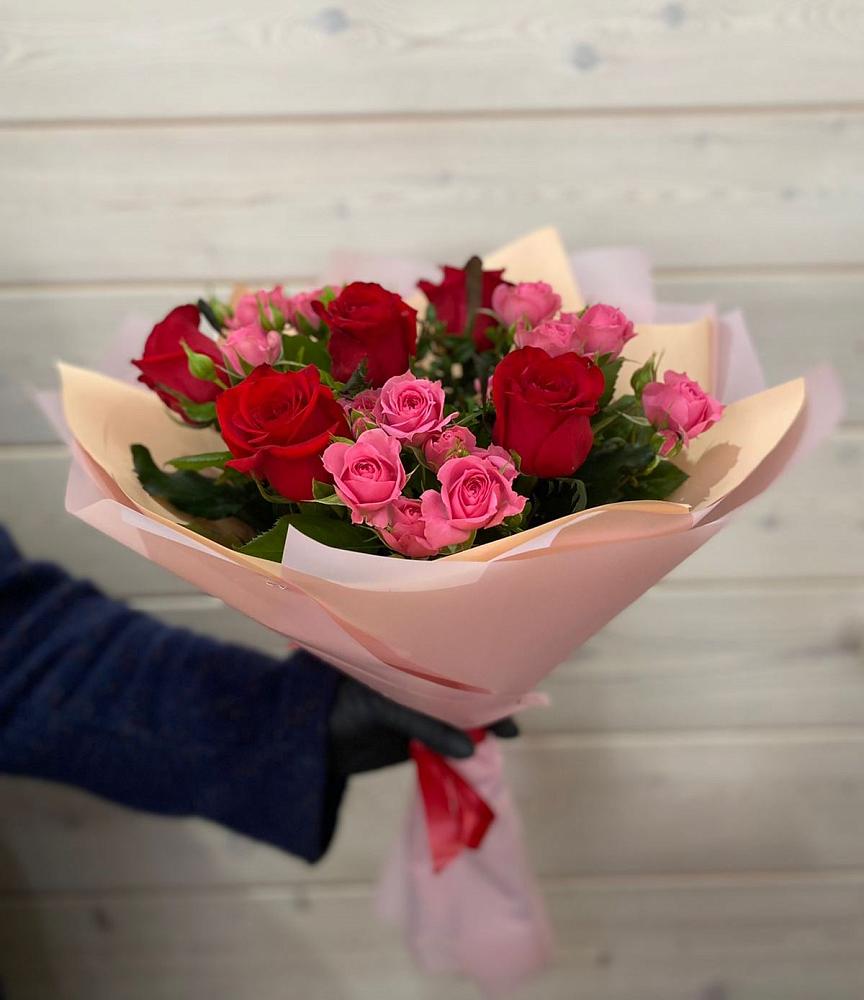 Букет цветов из: Розы в Завьялово Алтайского края