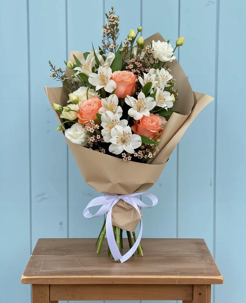 Букет цветов из: Альстромерии, Лизиантусы, Розы и Хризантемы в Завьялово Алтайского края