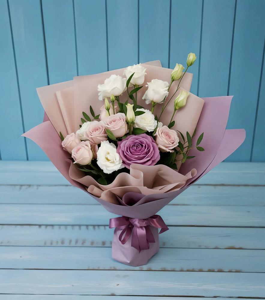 Букет цветов из: Розы и Лизиантусы в Завьялово Алтайского края