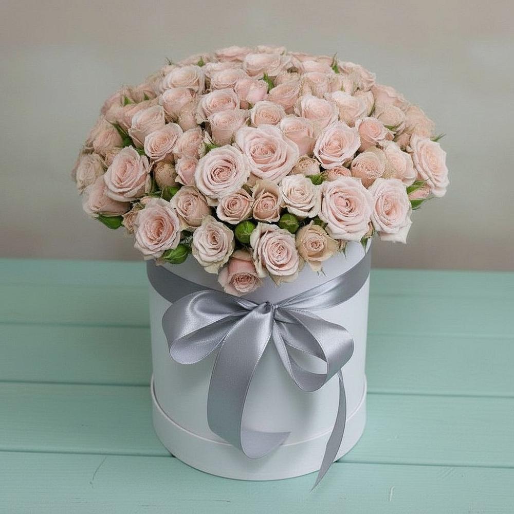 Цветочная композиция из Розы в шляпной коробке в Завьялово Алтайского края